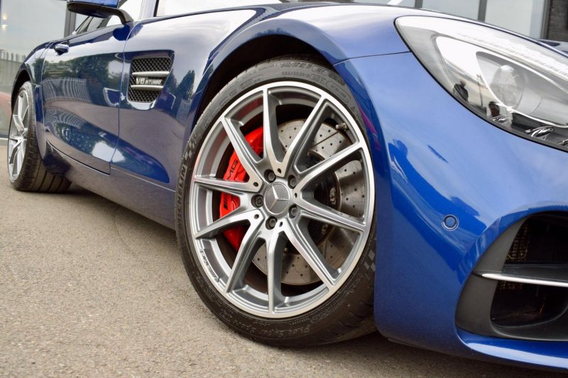 MERCEDES-BENZ AMG GT