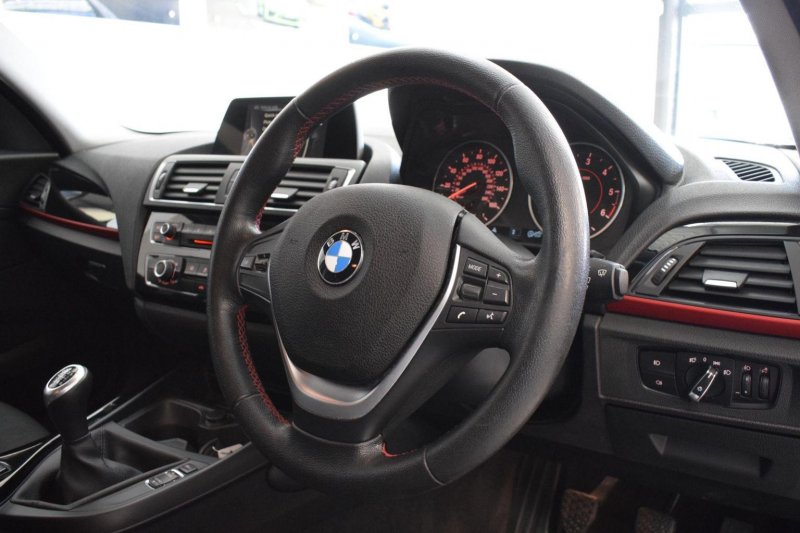 BMW 1 SERIES