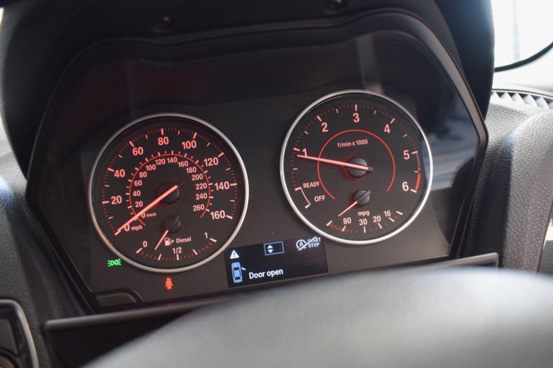 BMW 1 SERIES