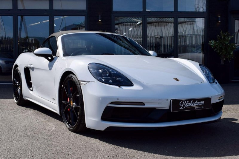 PORSCHE 718