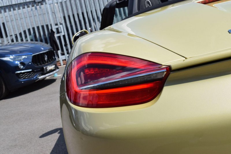 PORSCHE BOXSTER