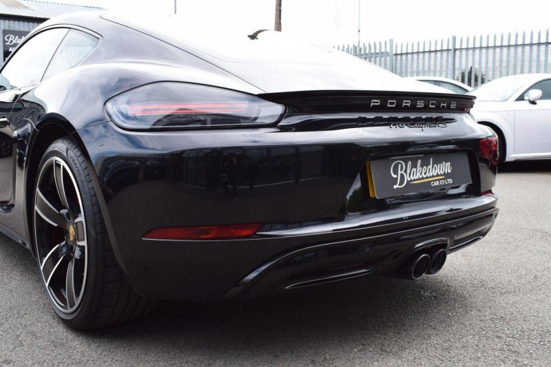 PORSCHE 718