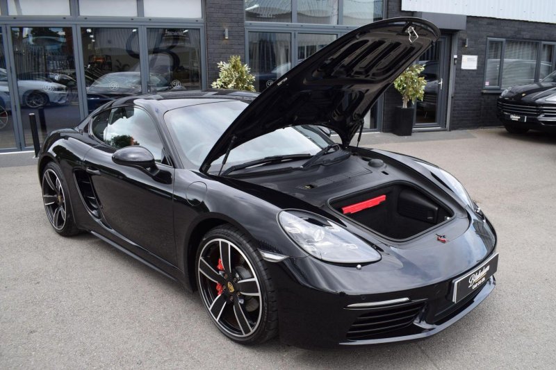 PORSCHE 718
