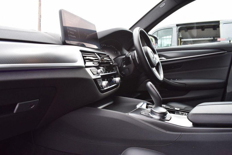 BMW 5 SERIES