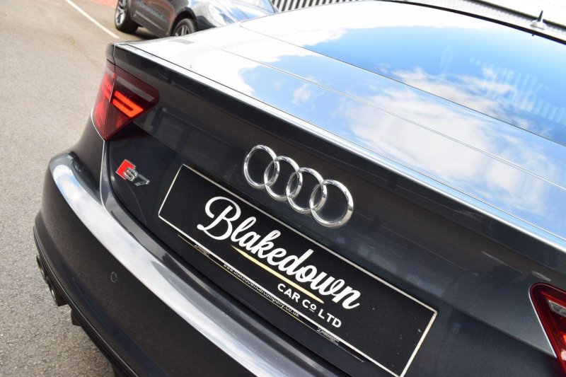 AUDI S7