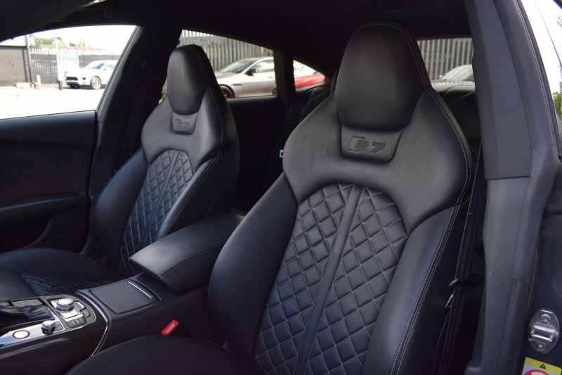 AUDI S7