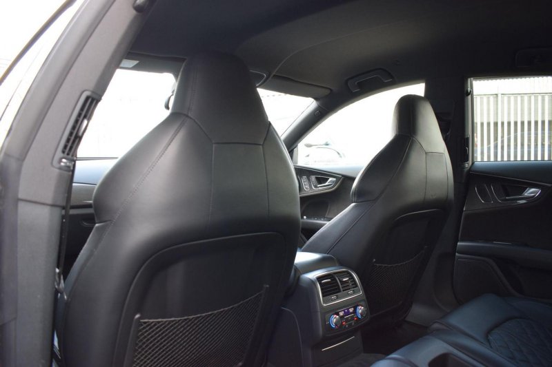 AUDI S7