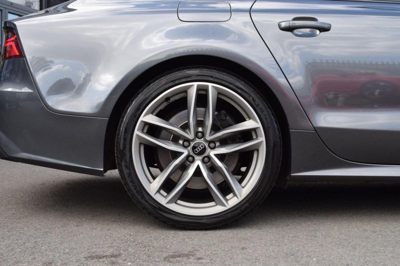 AUDI S7