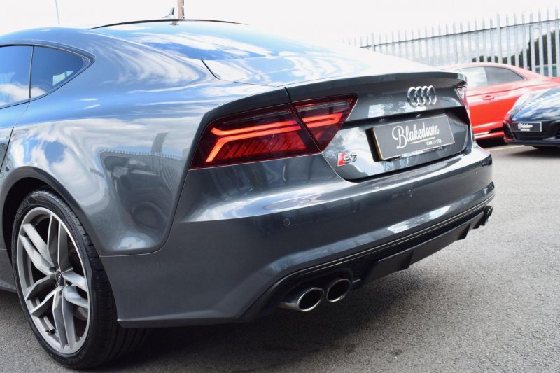 AUDI S7
