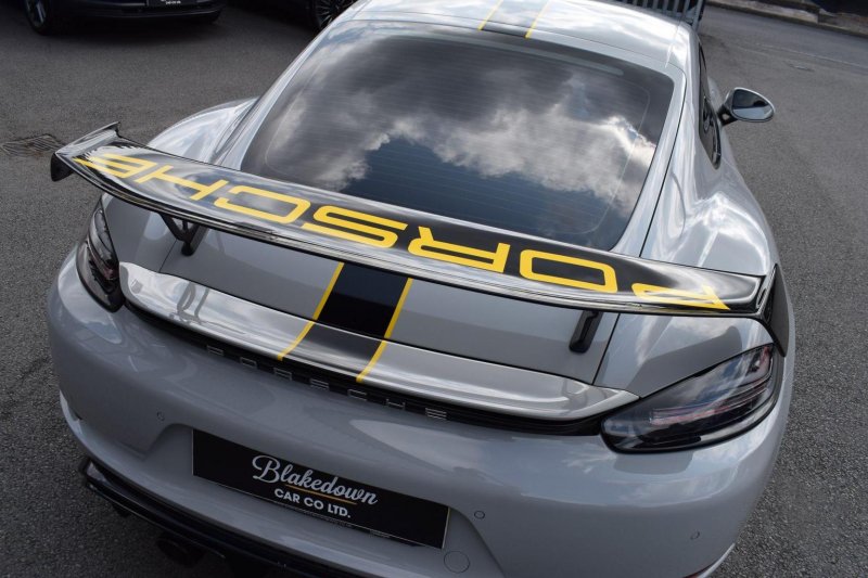 PORSCHE 718