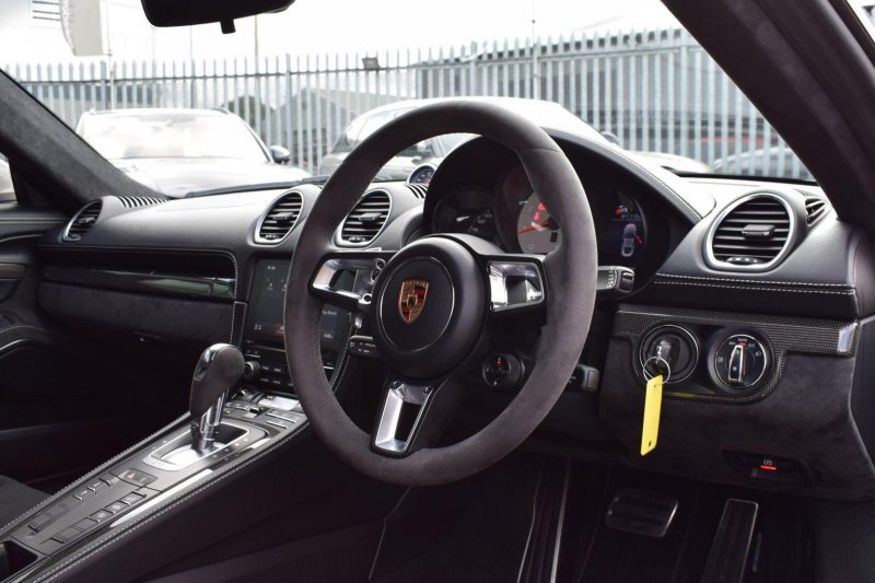 PORSCHE 718
