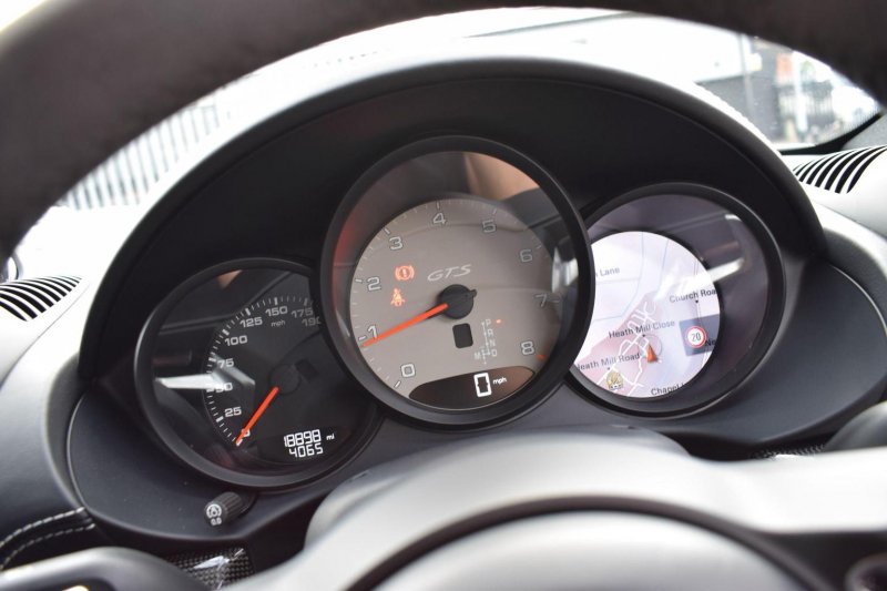 PORSCHE 718