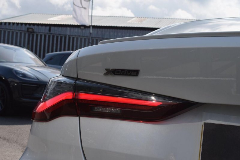 BMW 4 SERIES