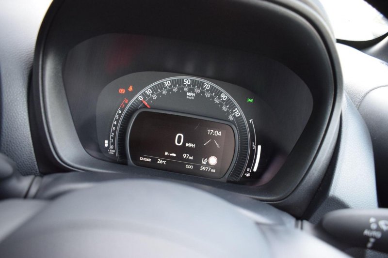 TOYOTA AYGO X