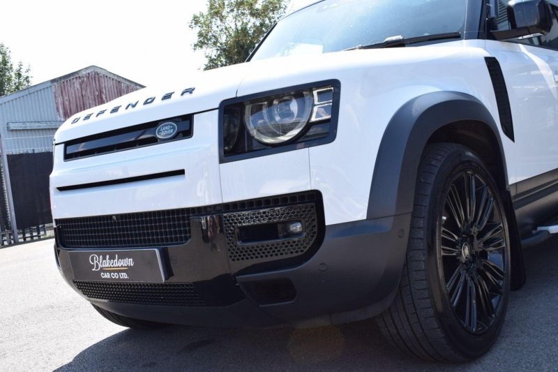 LAND ROVER DEFENDER 110