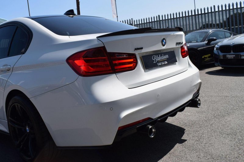 BMW 3 SERIES