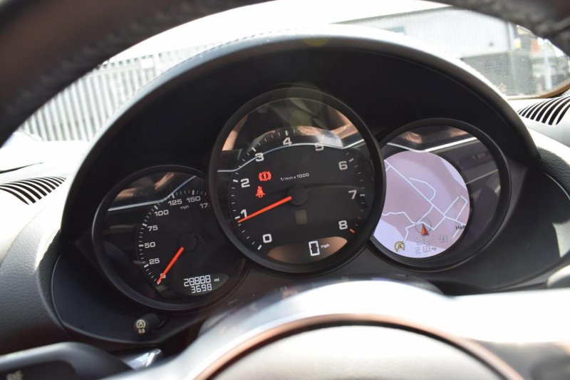 PORSCHE 718