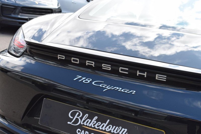 PORSCHE 718