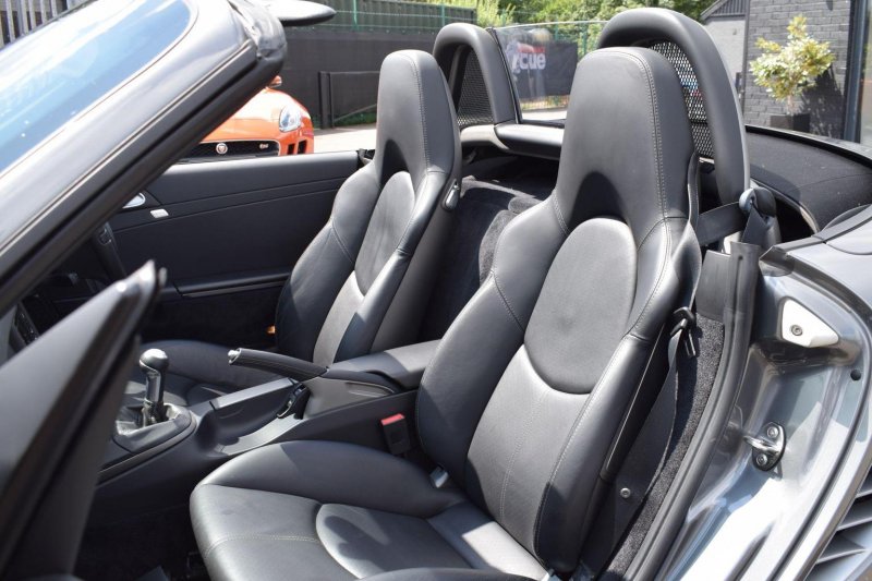 PORSCHE BOXSTER