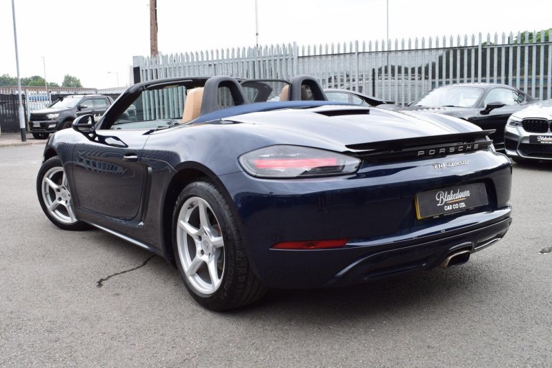 PORSCHE 718