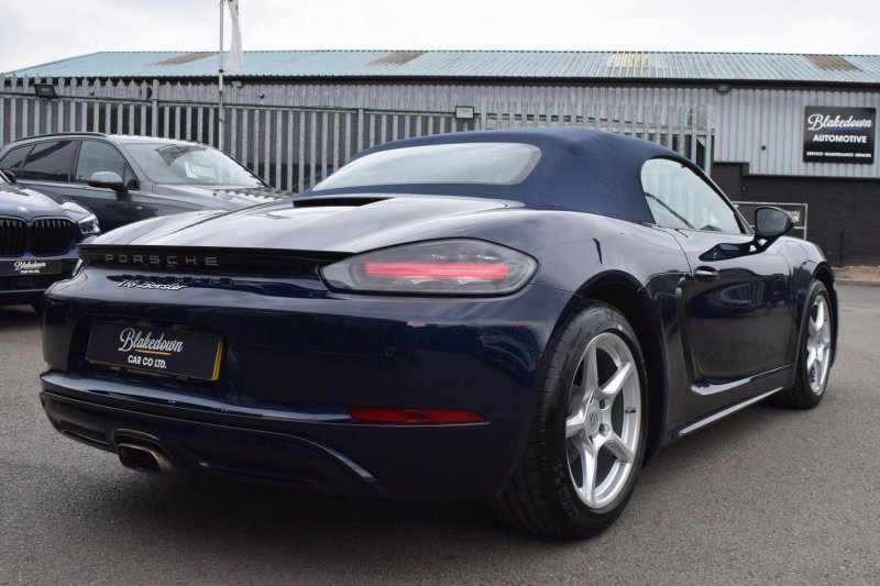 PORSCHE 718