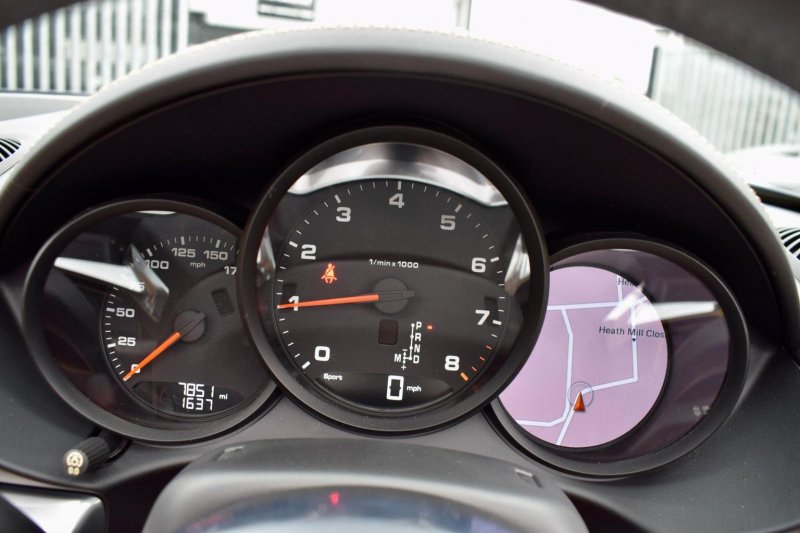 PORSCHE 718