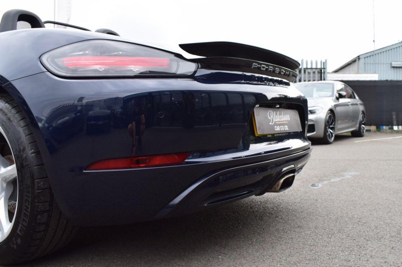 PORSCHE 718