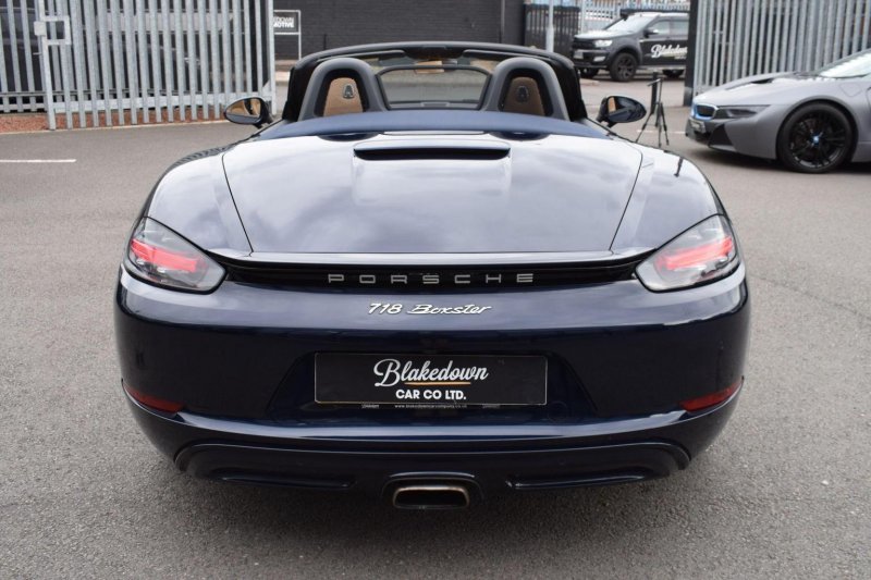 PORSCHE 718