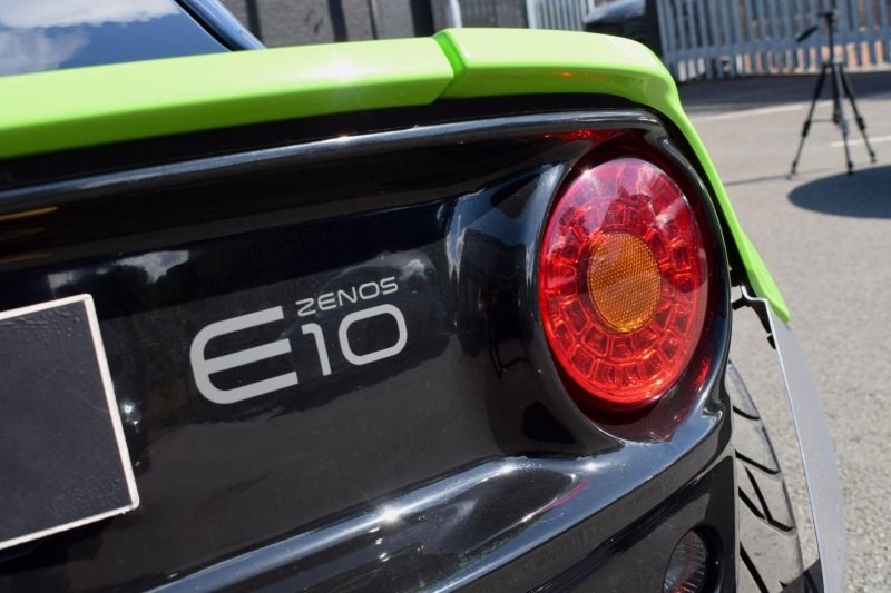 ZENOS E10